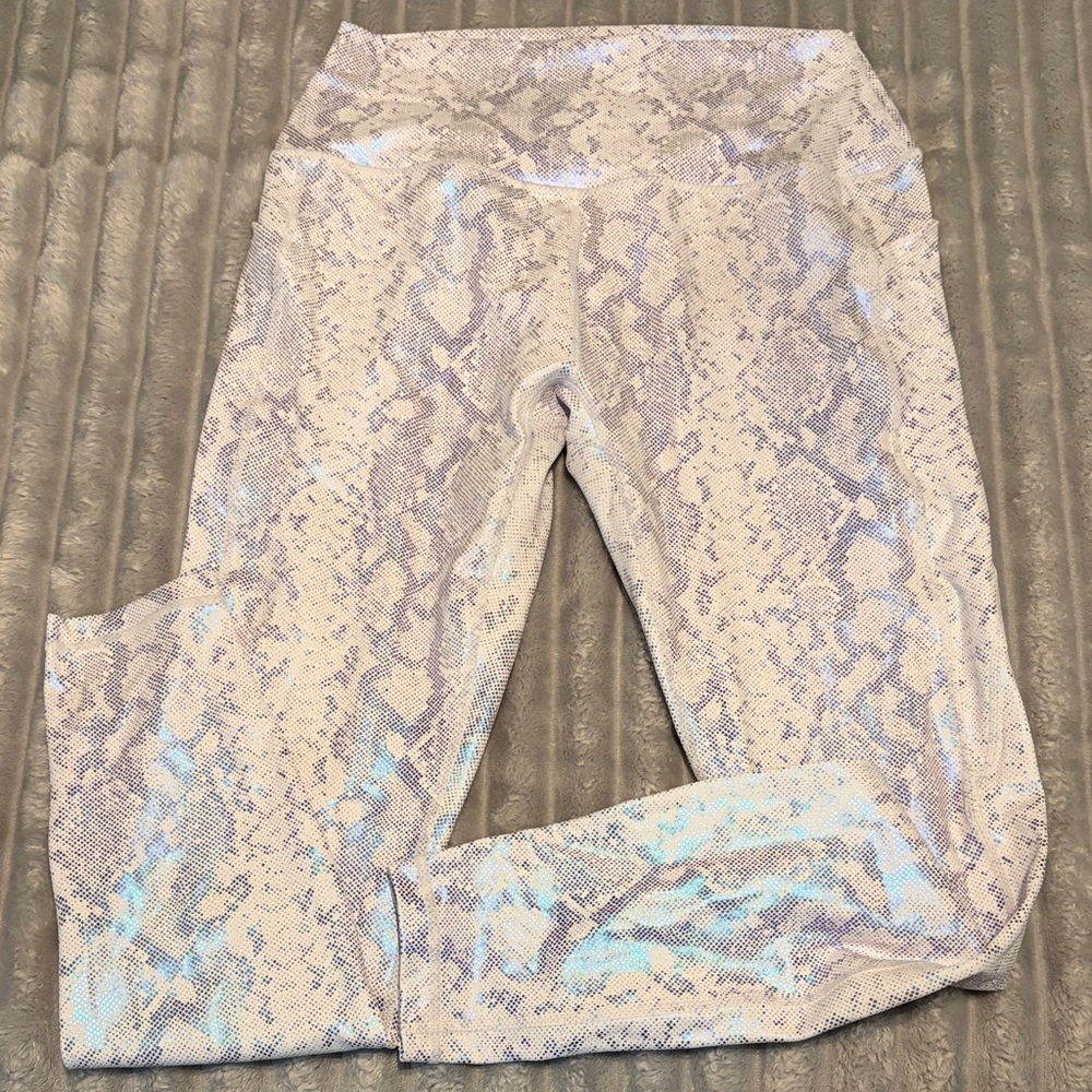 Chic Snakeskin Print Leggings
